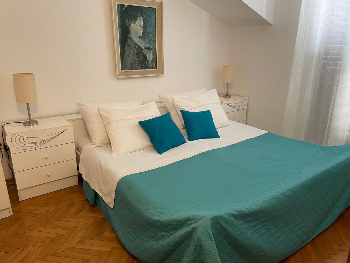 Gorana Two Bedroom Apartment Jelsa  Dış mekan fotoğraf