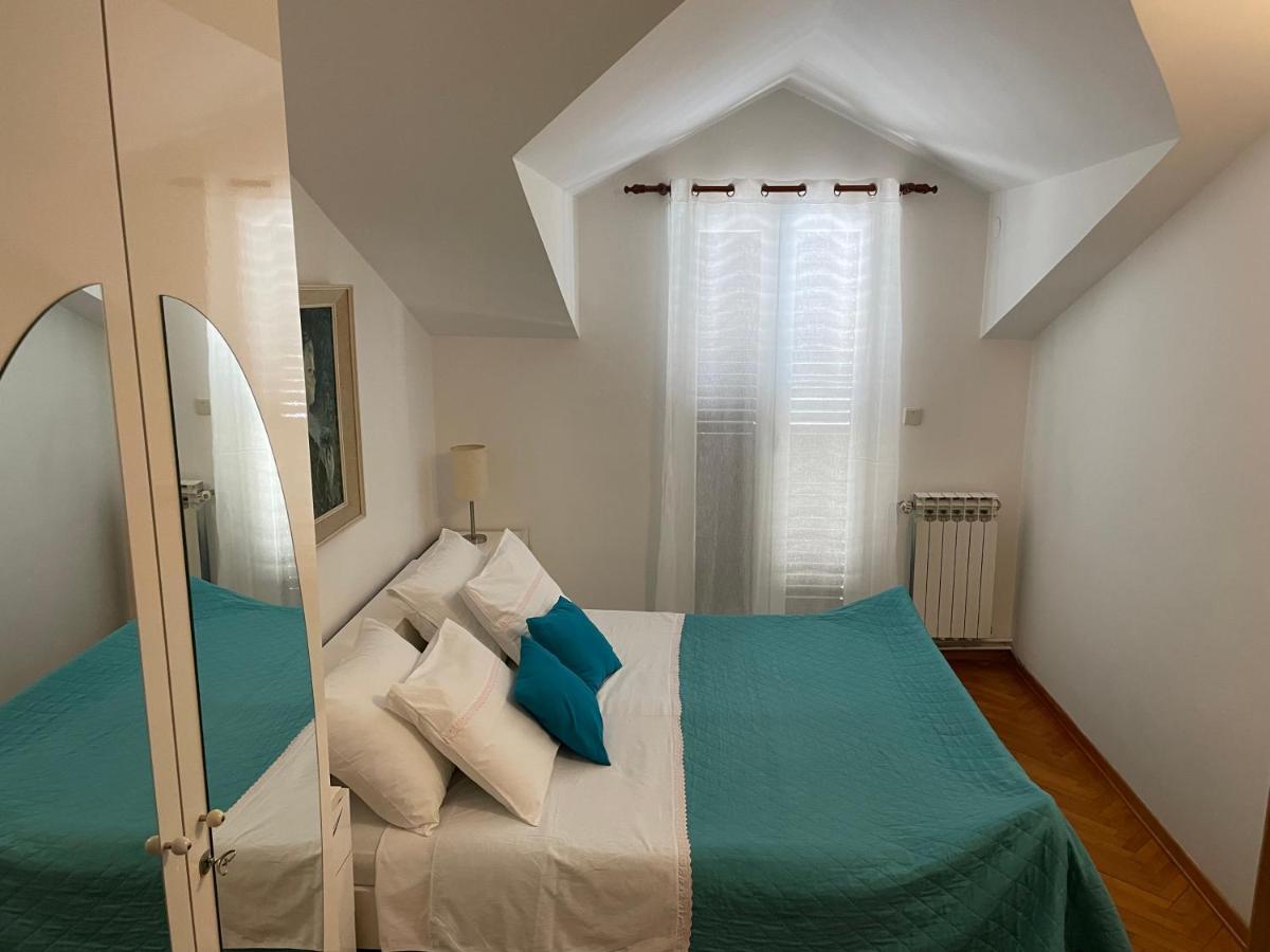 Gorana Two Bedroom Apartment Jelsa  Dış mekan fotoğraf